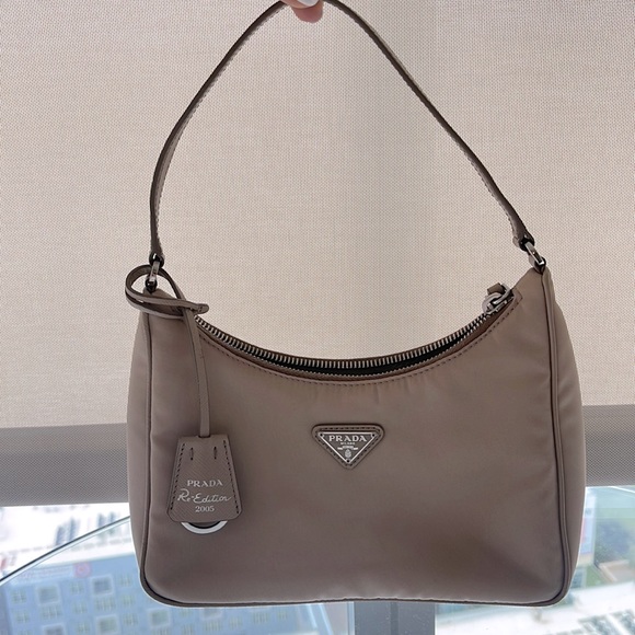 Re-edition Prada bag - Picture 1 of 8
